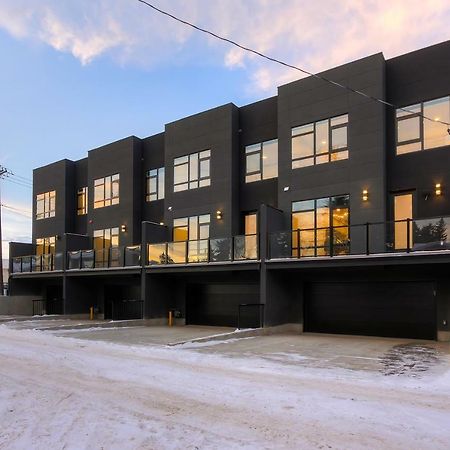 New Luxury Townhome Edmonton Exterior photo